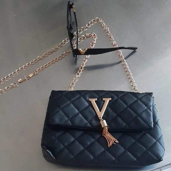 NWOTQuilted Crossbody+Matching Sunglassed with Gold Accent - Picture 2 of 5